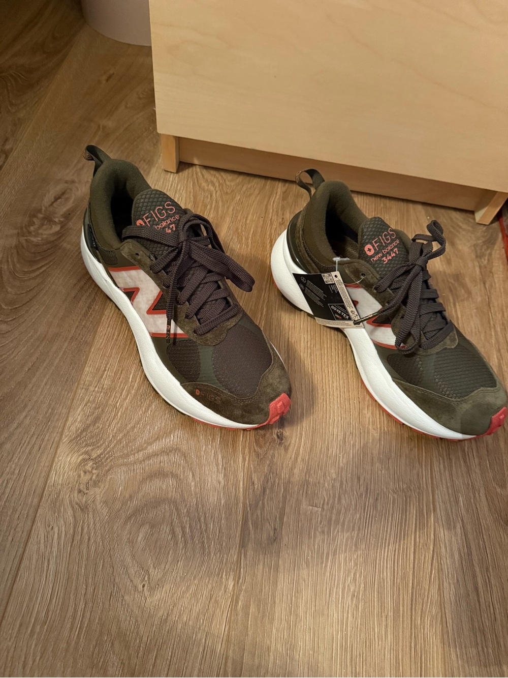 Figs new balance 3447 gore-Tex